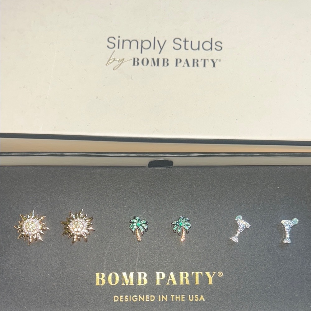 *SOLD* Simply Studs Earrings Set